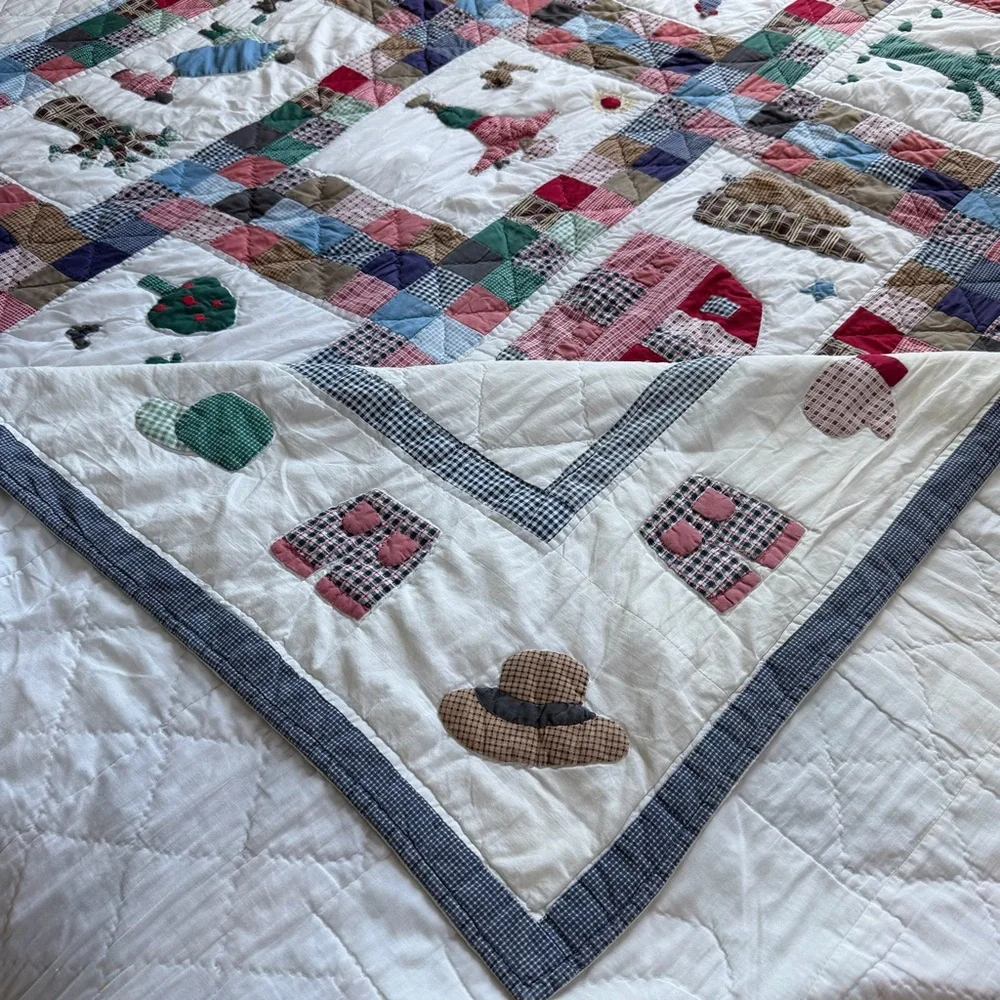 Vintage Appliqué Farm Scene Quilt 100” x 88” Patchwork Country Queen